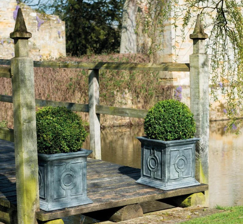 Elegante Pflanzkübel Belgian Circle von 'A Place In The Garden'
